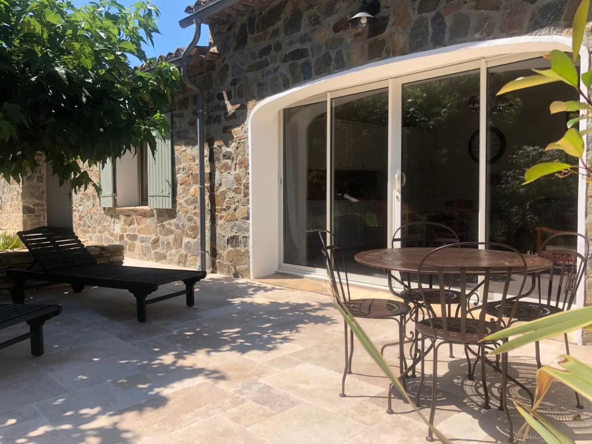 Bed and Breakfast Les Aurochs Grimaud Exteriér fotografie