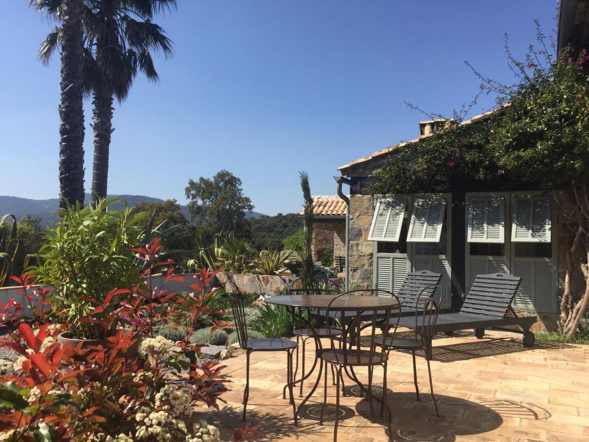 Bed and Breakfast Les Aurochs Grimaud Exteriér fotografie