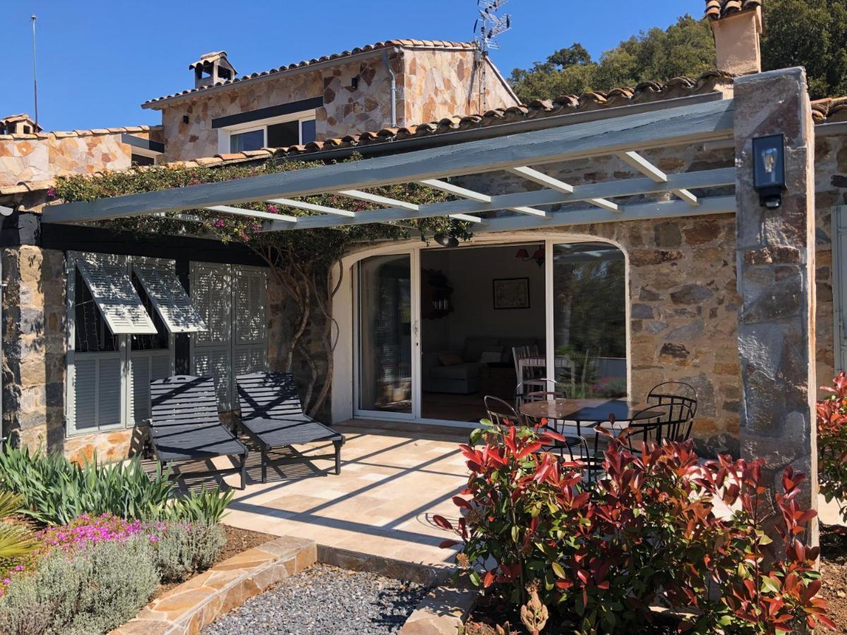 Bed and Breakfast Les Aurochs Grimaud Exteriér fotografie